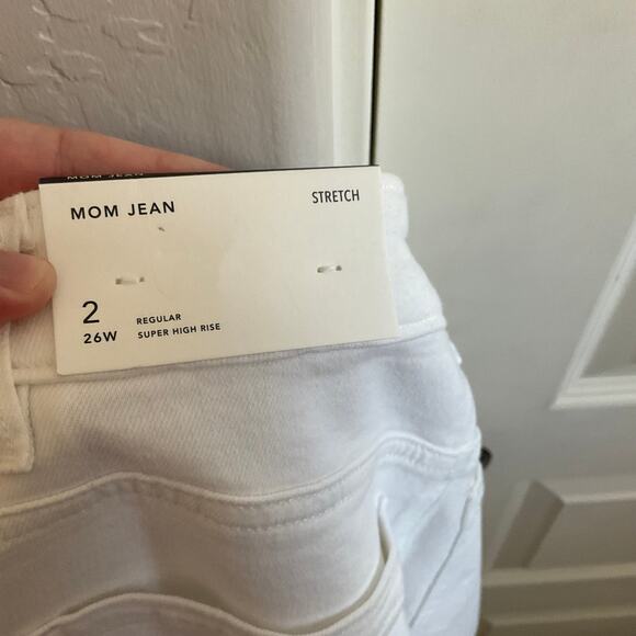 American Eagle Women’s Bright White Crossover Waist Mom Jeans - Size 2 - NEW - Picture 5 of 7